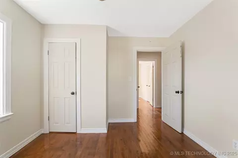 2848 E Admiral Ct, Tulsa, OK 74110 photo 16