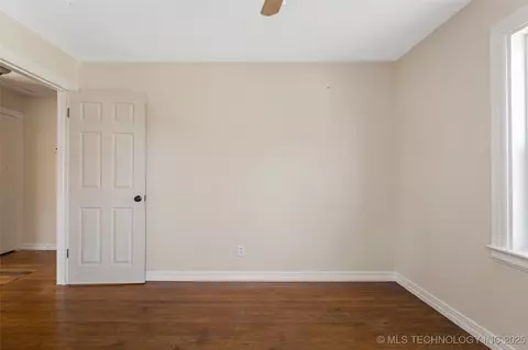 2848 E Admiral Ct, Tulsa, OK 74110 photo 17