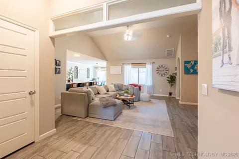 3623 E Cherry Hill Ct, Broken Arrow, OK 74014 photo 9
