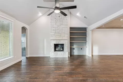 712 E 149th St S, Glenpool, OK 74033 photo 12