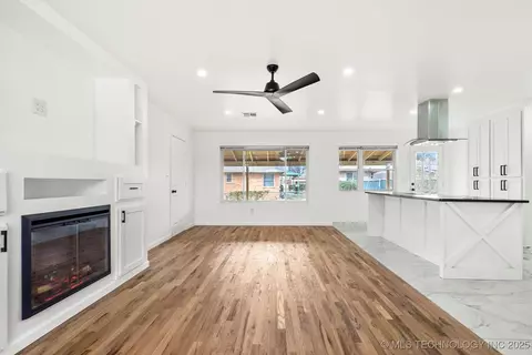10907 E 4th Pl, Tulsa, OK 74128 photo 6