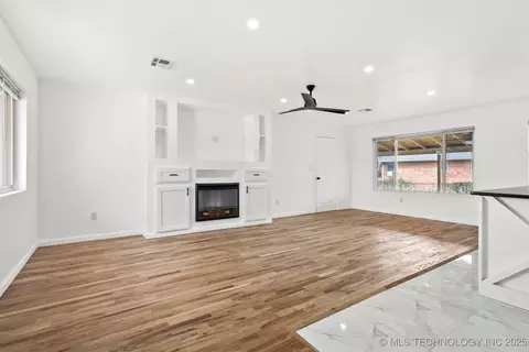 10907 E 4th Pl, Tulsa, OK 74128 photo 5