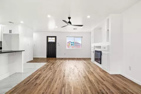 10907 E 4th Pl, Tulsa, OK 74128 photo 8