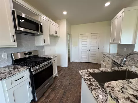 20105 E 36th Pl S, Broken Arrow, OK 74014 photo 11