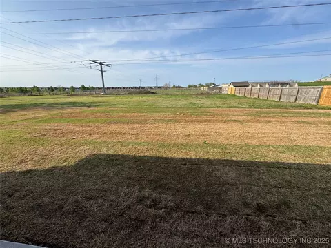 20105 E 36th Pl S, Broken Arrow, OK 74014 photo 3