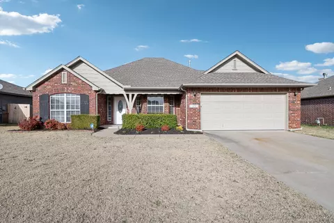 11251 S 276th East Ave, Coweta, OK 74429