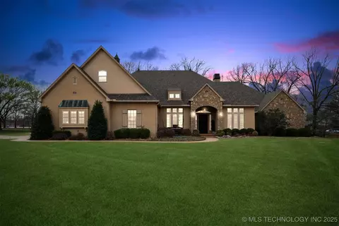 24753 E 143rd St S, Coweta, OK 74429
