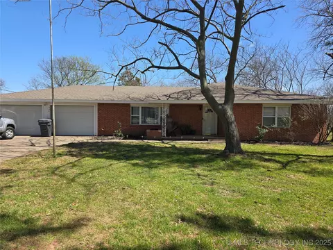 924 W Springdale, Ardmore, OK 73401 photo 1