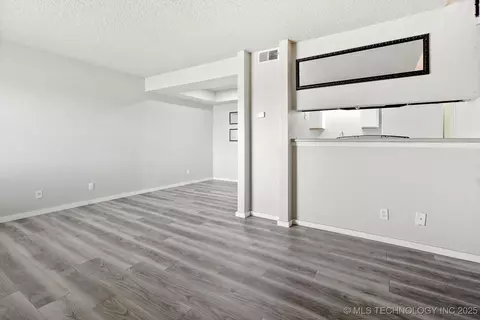 2219 E 66th Place 903, Tulsa, OK 74136 photo 5