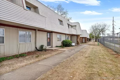 2219 E 66th Place 903, Tulsa, OK 74136 photo 3