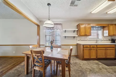 12418 E 35th St, Tulsa, OK 74146 photo 10