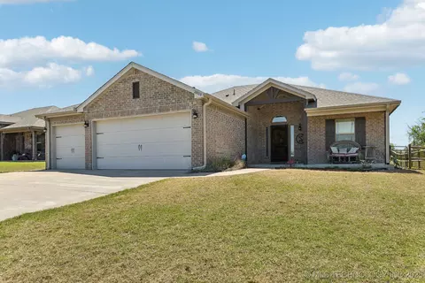 26700 E 143rd St S, Coweta, OK 74429