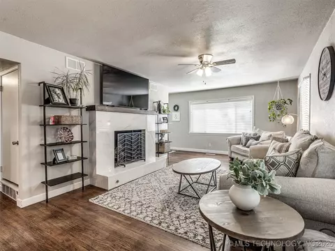 1605 E 54th Pl, Tulsa, OK 74105 photo 13