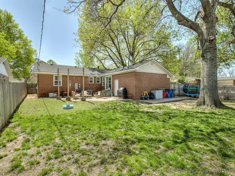 1605 E 54th Pl, Tulsa, OK 74105 photo 56