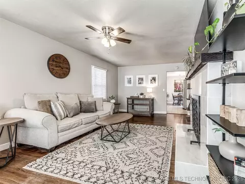 1605 E 54th Pl, Tulsa, OK 74105 photo 10