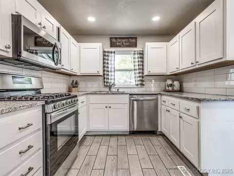 1605 E 54th Pl, Tulsa, OK 74105 photo 18
