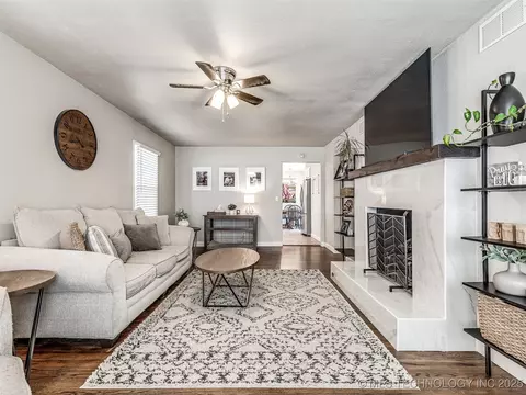 1605 E 54th Pl, Tulsa, OK 74105 photo 9
