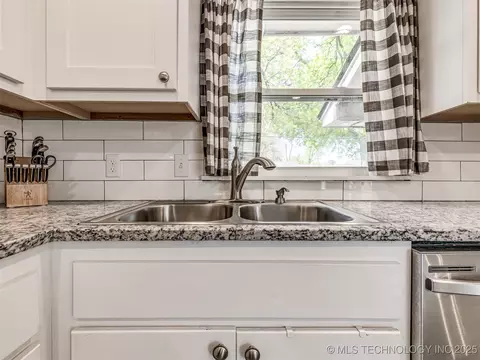 1605 E 54th Pl, Tulsa, OK 74105 photo 19