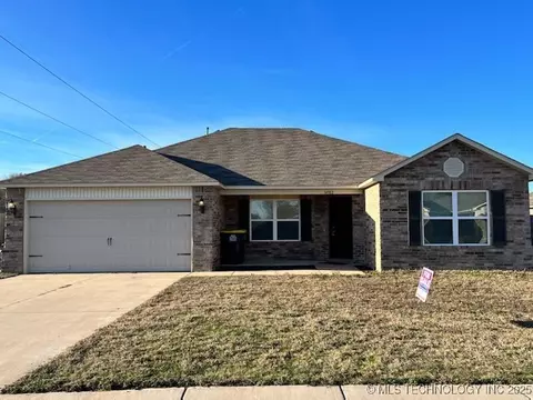 14982 S 276th East Ave, Coweta, OK 74429