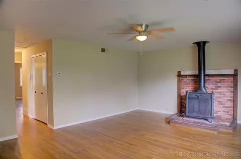5764 E 30th Pl, Tulsa, OK 74114 photo 5