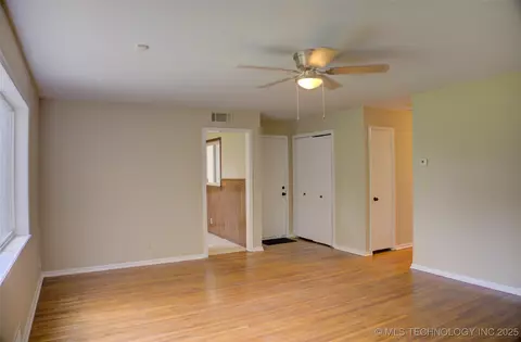 5764 E 30th Pl, Tulsa, OK 74114 photo 7