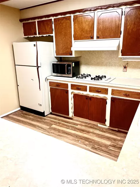 10927 E 19th Pl, Tulsa, OK 74128 photo 5