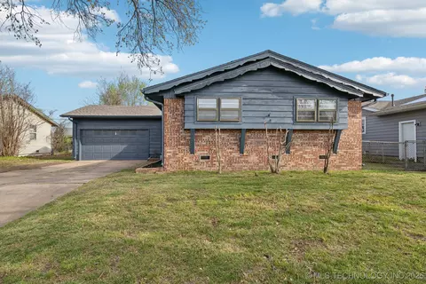 9761 E 5th St, Tulsa, OK 74128 photo 2