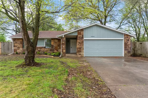 13662 S 284th East Ave, Coweta, OK 74429
