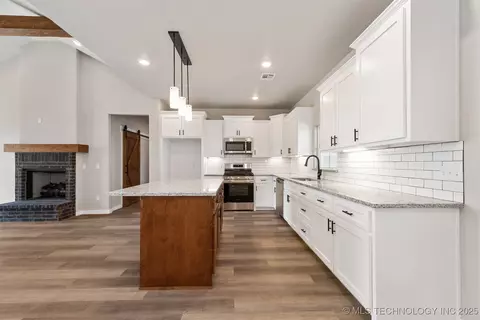 26055 E 732 Rd, Wagoner, OK 74467 photo 9