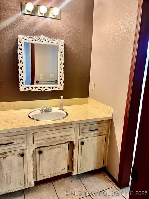 586 E 140th St, Glenpool, OK 74033 photo 10