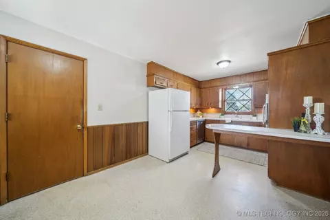 6616 E 30th St, Tulsa, OK 74129 photo 9