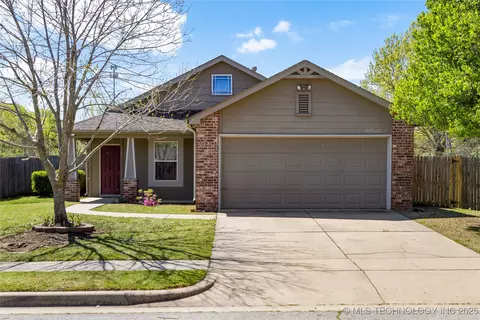 27008 E 123rd Pl S, Coweta, OK 74429