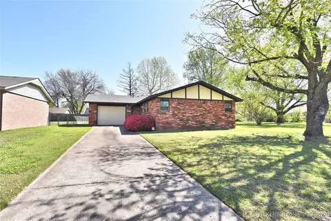 13687 S 286th East Ave, Coweta, OK 74429
