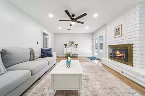 6842 E 56th St, Tulsa, OK 74145 photo 9