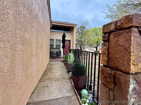 2911 E 85th Street 86, Tulsa, OK 74137 photo 2