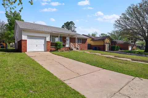 5765 E 29th St, Tulsa, OK 74114 photo 2