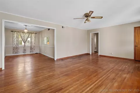 5765 E 29th St, Tulsa, OK 74114 photo 7
