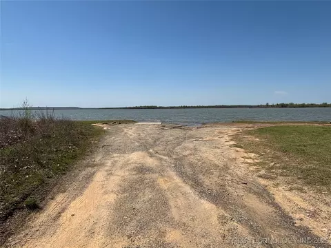 4 Ash Rd, Porum, OK 74455