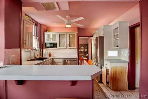 1821 S Carson Ave, Tulsa, OK 74119 photo 7