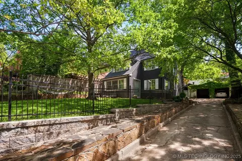 1821 S Carson Ave, Tulsa, OK 74119 photo 2