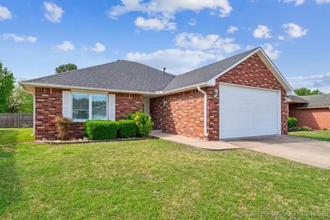310 Savannah Park, Pryor, OK 74361
