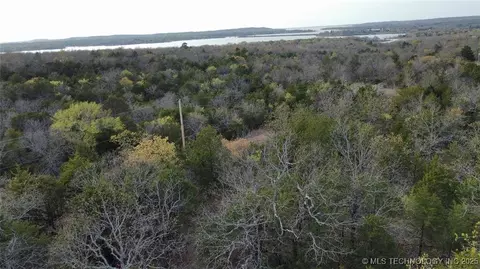 001 E Oak Dr, Eufaula, OK 74432