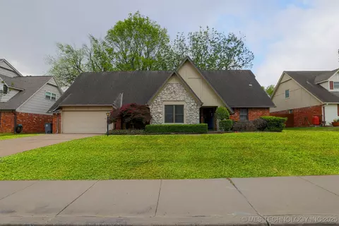 7014 E 64th Pl, Tulsa, OK 74133