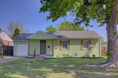 2717 E 3rd St, Tulsa, OK 74104 photo 2