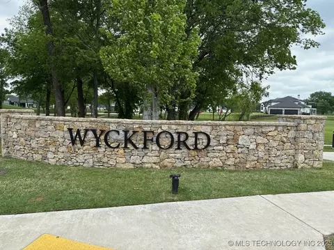 7407 E College St, Broken Arrow, OK 74014 photo 1