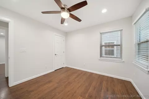 1638 E 55th Pl, Tulsa, OK 74105 photo 17