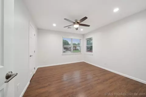 1638 E 55th Pl, Tulsa, OK 74105 photo 13