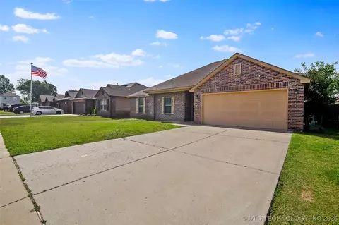 28044 E 148th Pl S, Coweta, OK 74429