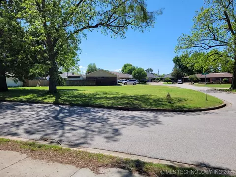 8638 E 30th St S, Tulsa, OK 74129 photo 3