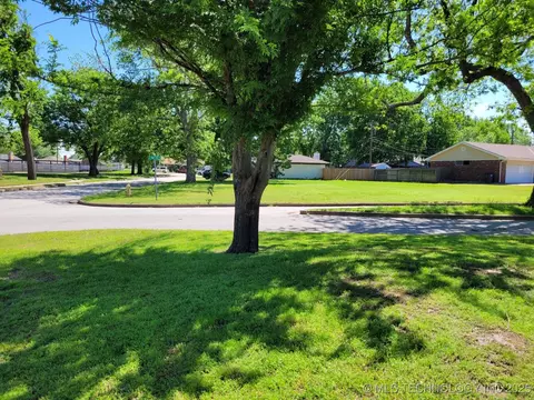 8638 E 30th St S, Tulsa, OK 74129 photo 5
